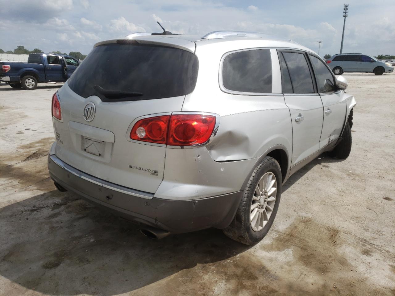 Photo 4 from auction – 2012 BUICK ENCLAVE with VIN 5GAKVCED8CJ217657