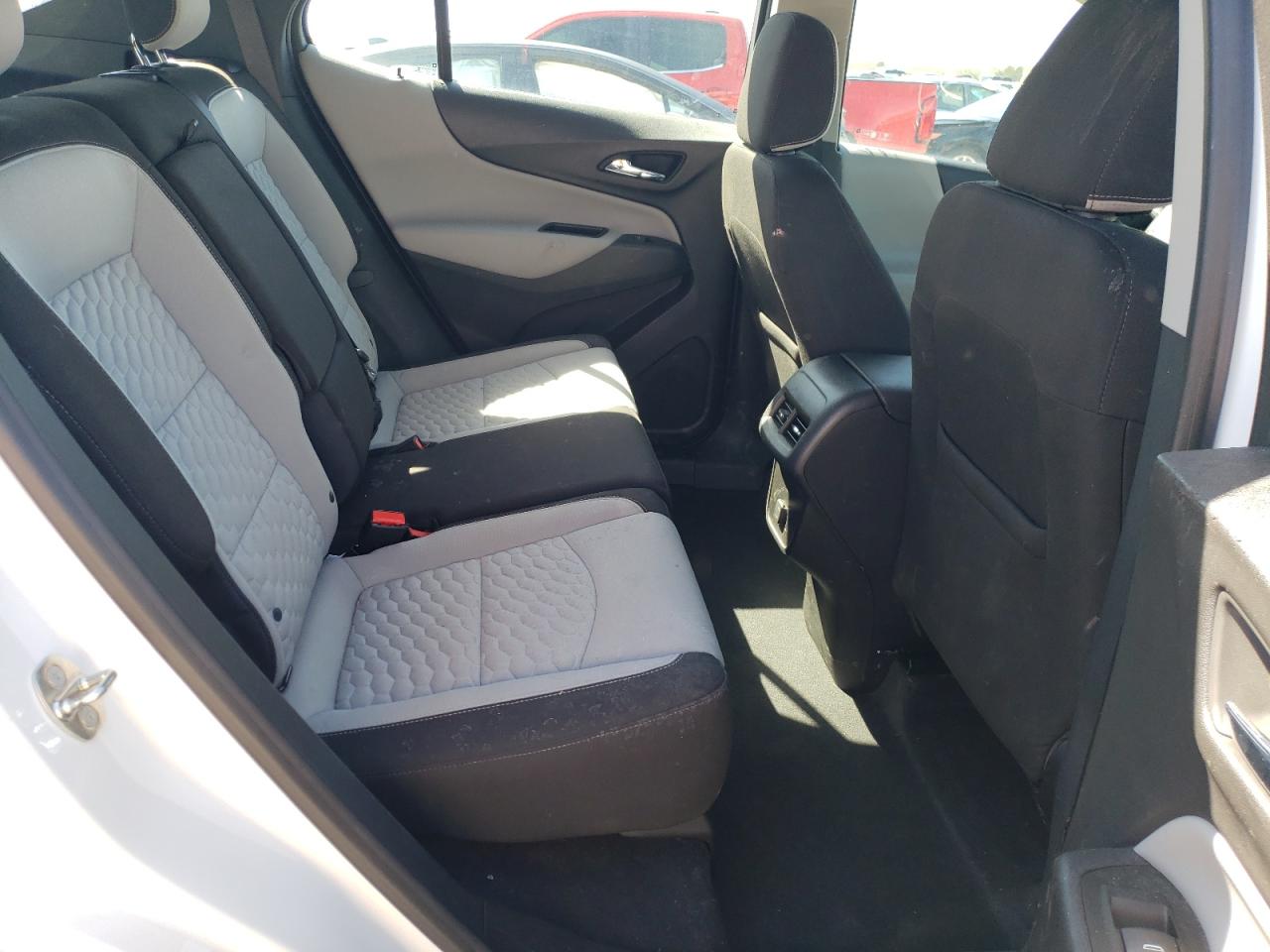 Photo 6 from auction – 2018 CHEVROLET EQUINOX LS with VIN 3GNAXHEV3JS640336
