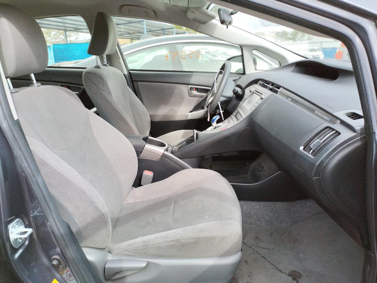 Photo 5 from auction – 2014 TOYOTA PRIUS PLUG with VIN JTDKN3DP4E3055690