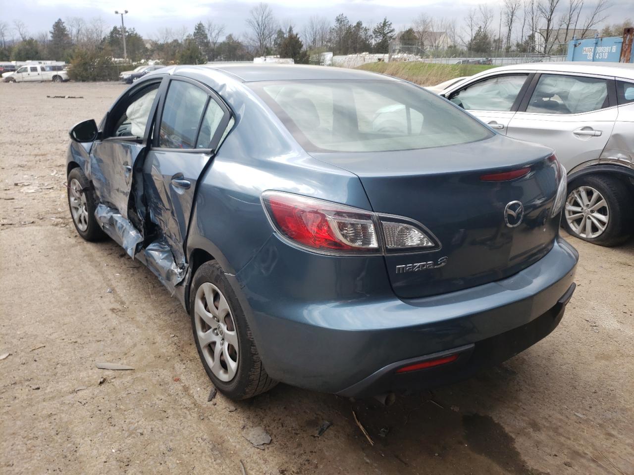 Photo 3 from auction – 2011 MAZDA 3 I with VIN JM1BL1UG1B1432168