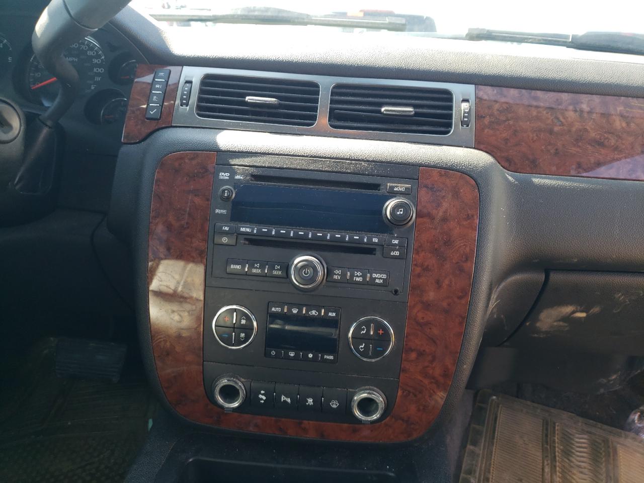 Photo 9 from auction – 2007 CHEVROLET SUBURBAN K with VIN 1GNFK16387J219974