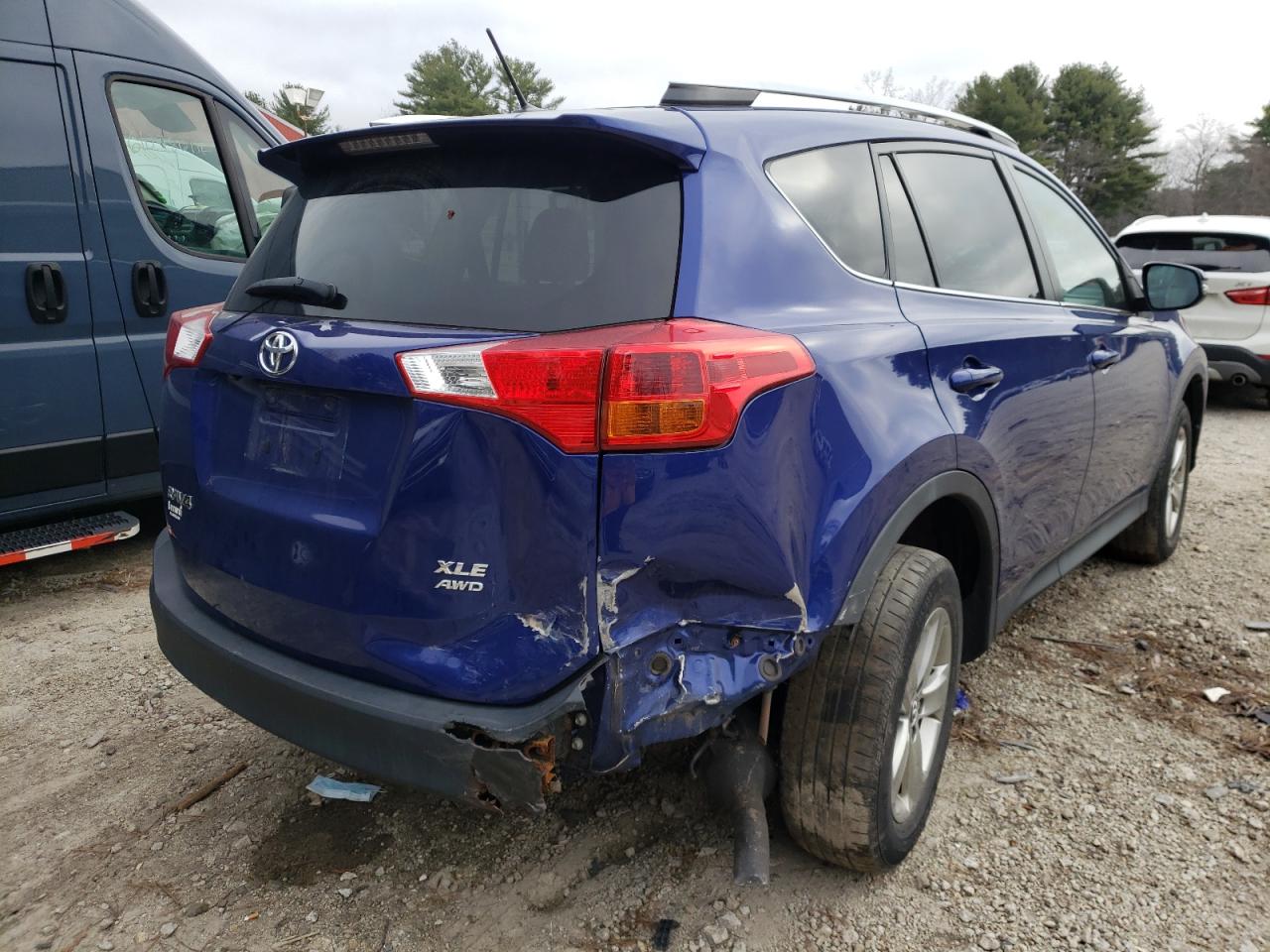 Photo 4 from auction – 2015 TOYOTA RAV4 XLE with VIN 2T3RFREV7FW348283