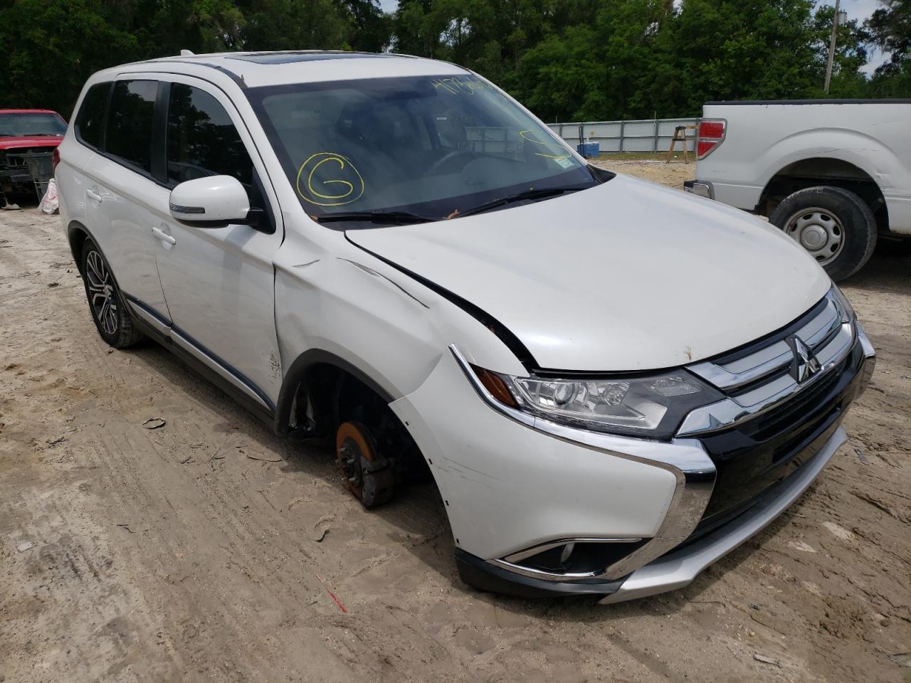 MITSUBISHI OUTLANDER 2018 with VIN JA4AZ3A3XJZ000907 - Photo from auction