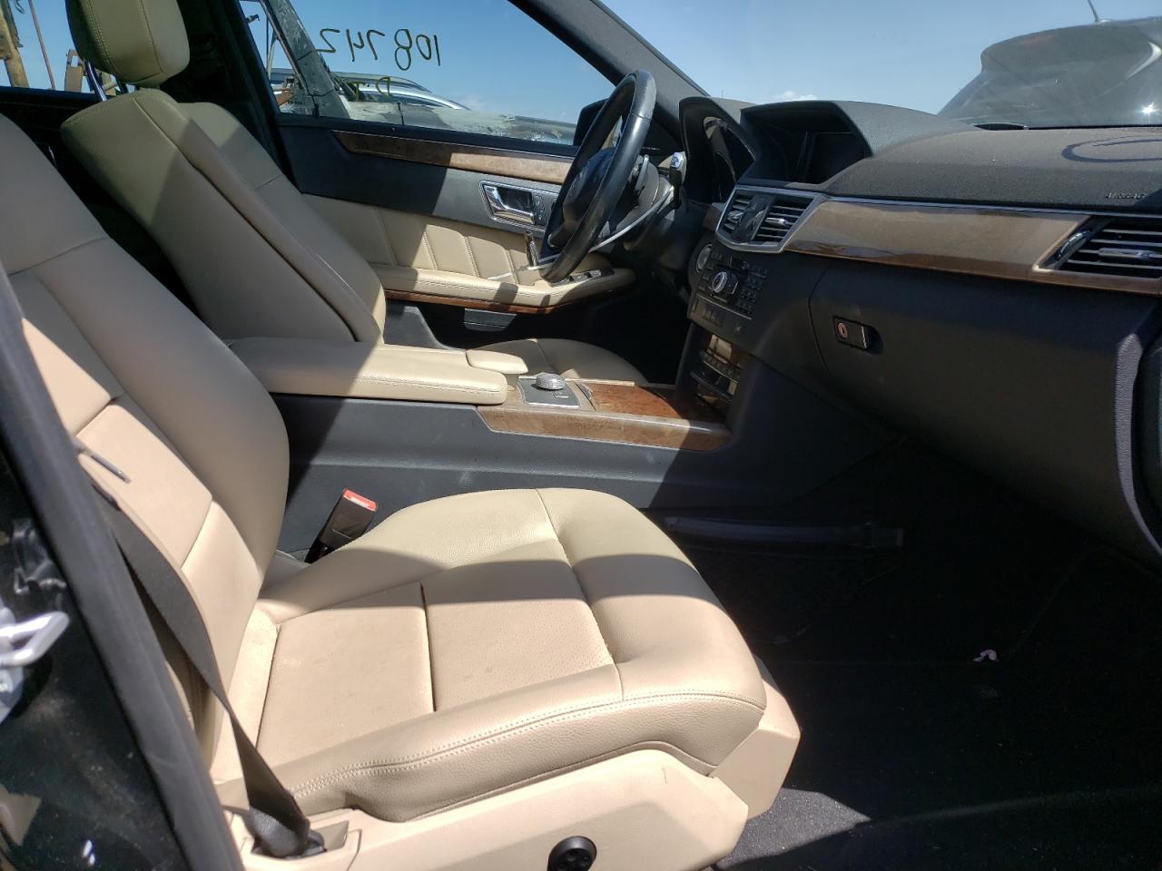 Photo 5 from auction – 2011 MERCEDES-BENZ E CLASS with VIN WDDHF8HB5BA383345