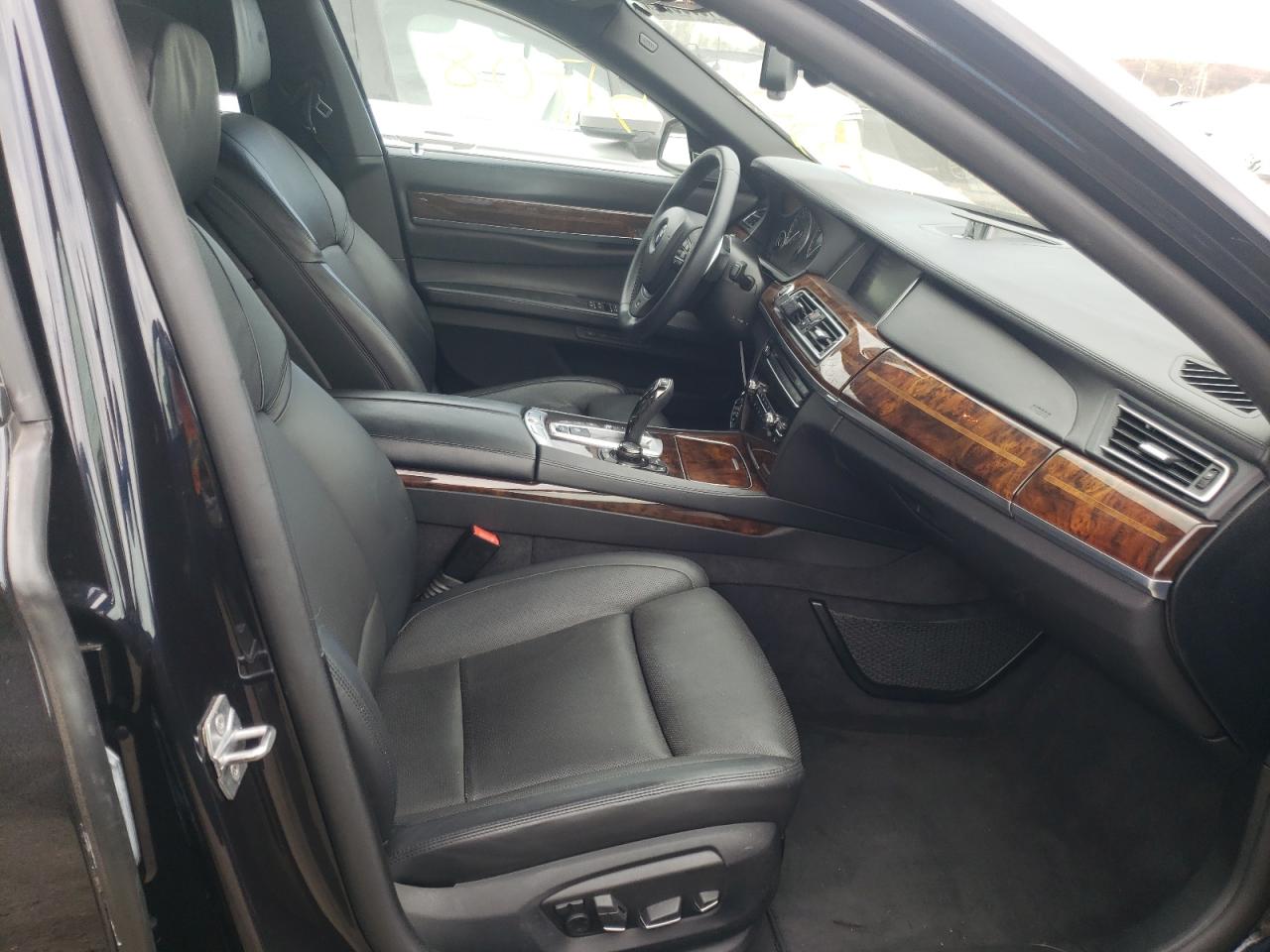 Photo 5 from auction – 2013 BMW 750 XI with VIN WBAYB6C52DD223806