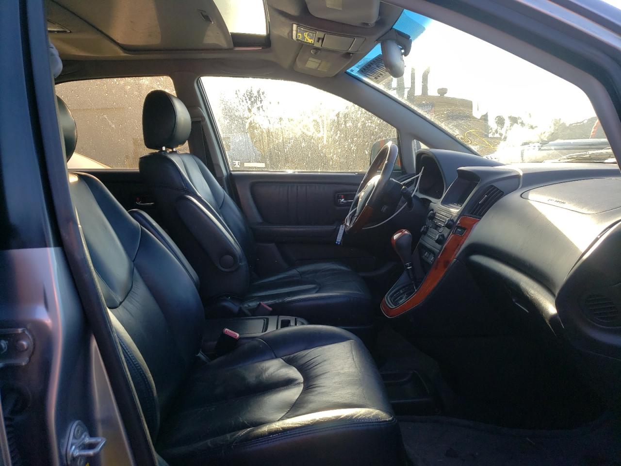 Photo 5 from auction – 2003 LEXUS RX 300 with VIN JTJHF10U030299386