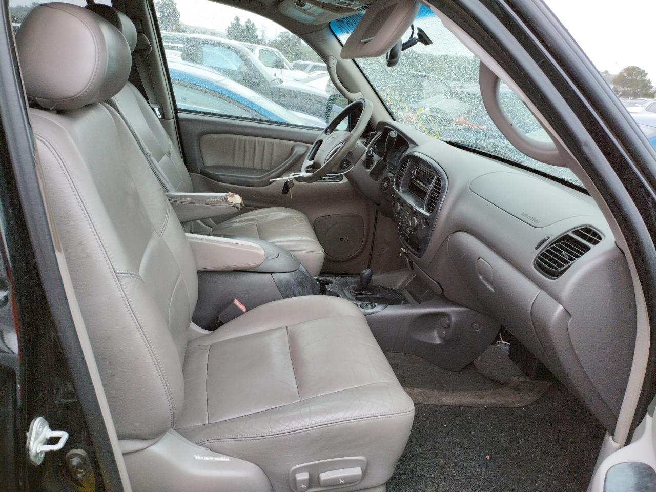 Photo 5 from auction – 2003 TOYOTA SEQUOIA LI with VIN 5TDBT48A03S176424