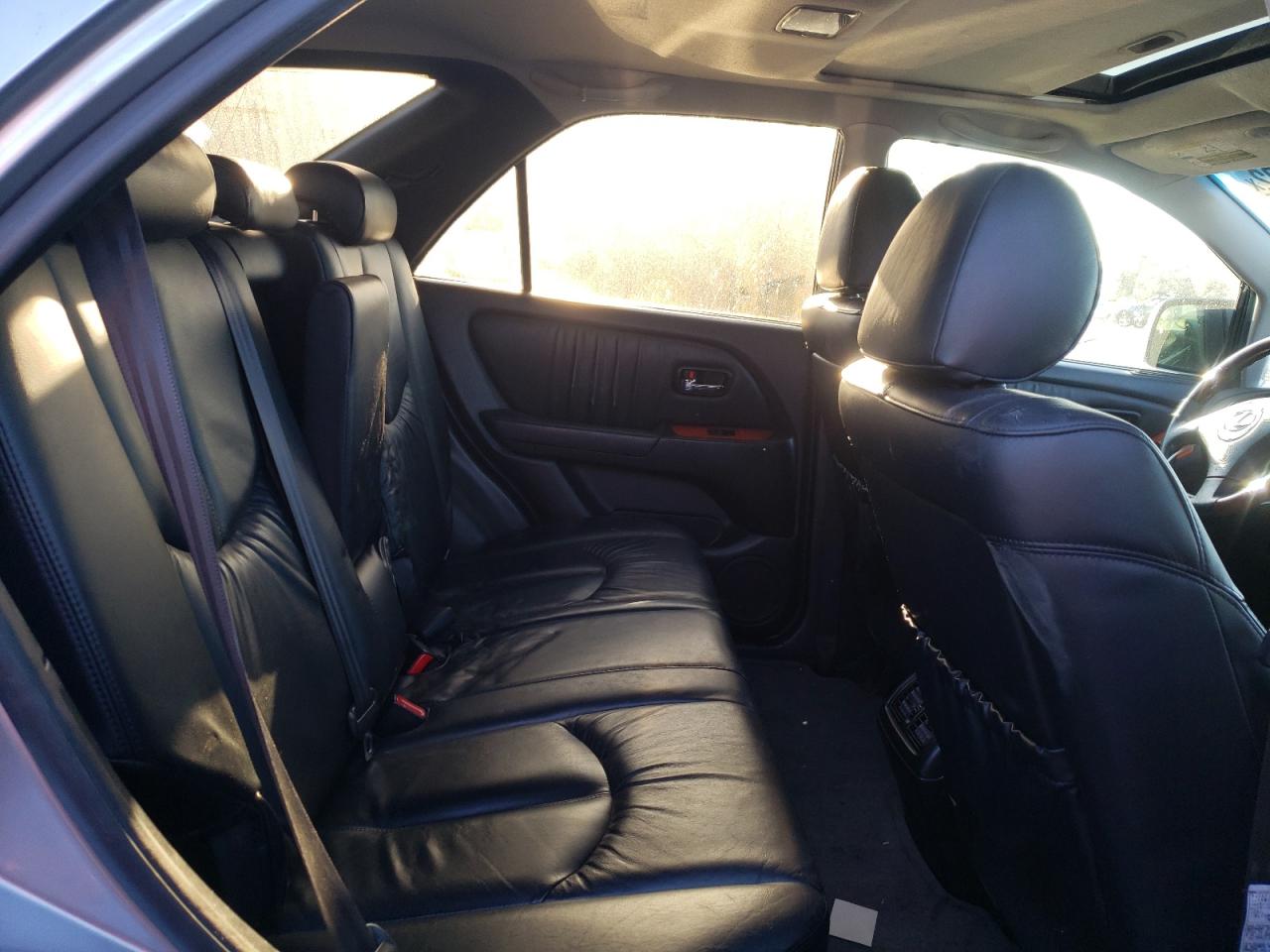 Photo 6 from auction – 2003 LEXUS RX 300 with VIN JTJHF10U030299386
