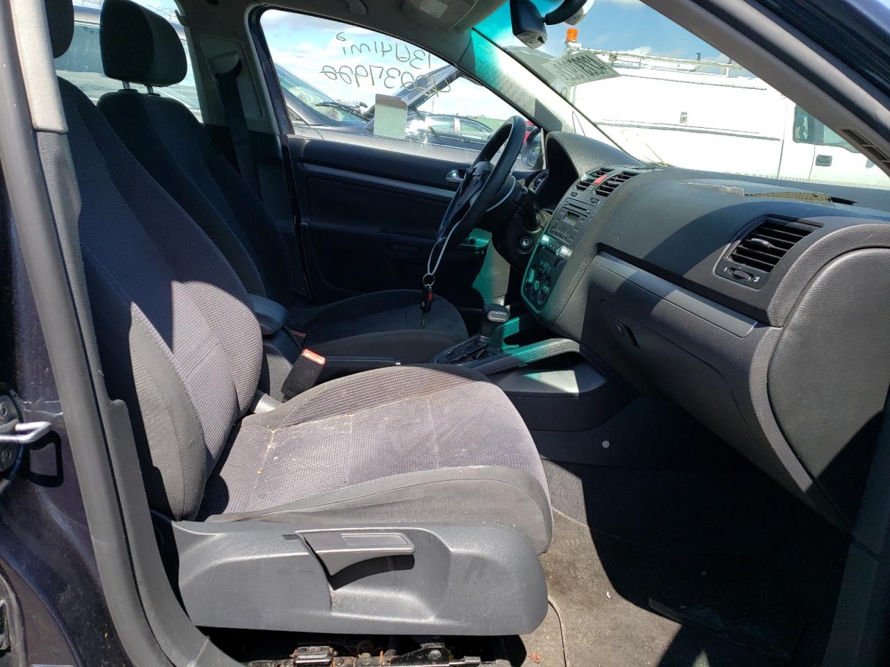 Photo 5 from auction – 2006 VOLKSWAGEN JETTA VALU with VIN 3VWPF71K76M709727