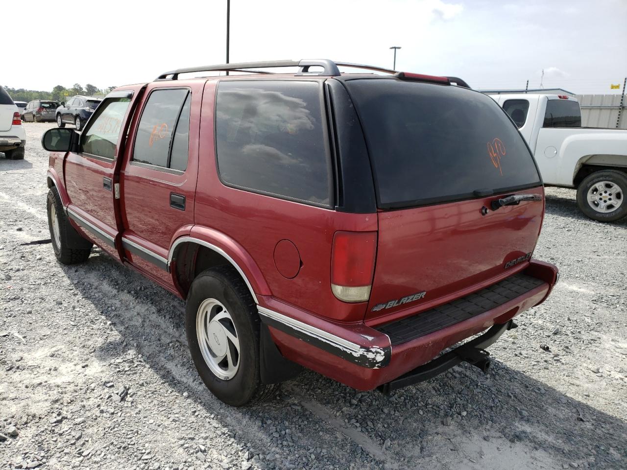 Photo 3 from auction – 1997 CHEVROLET BLAZER with VIN 1GNDT13W1V2112856