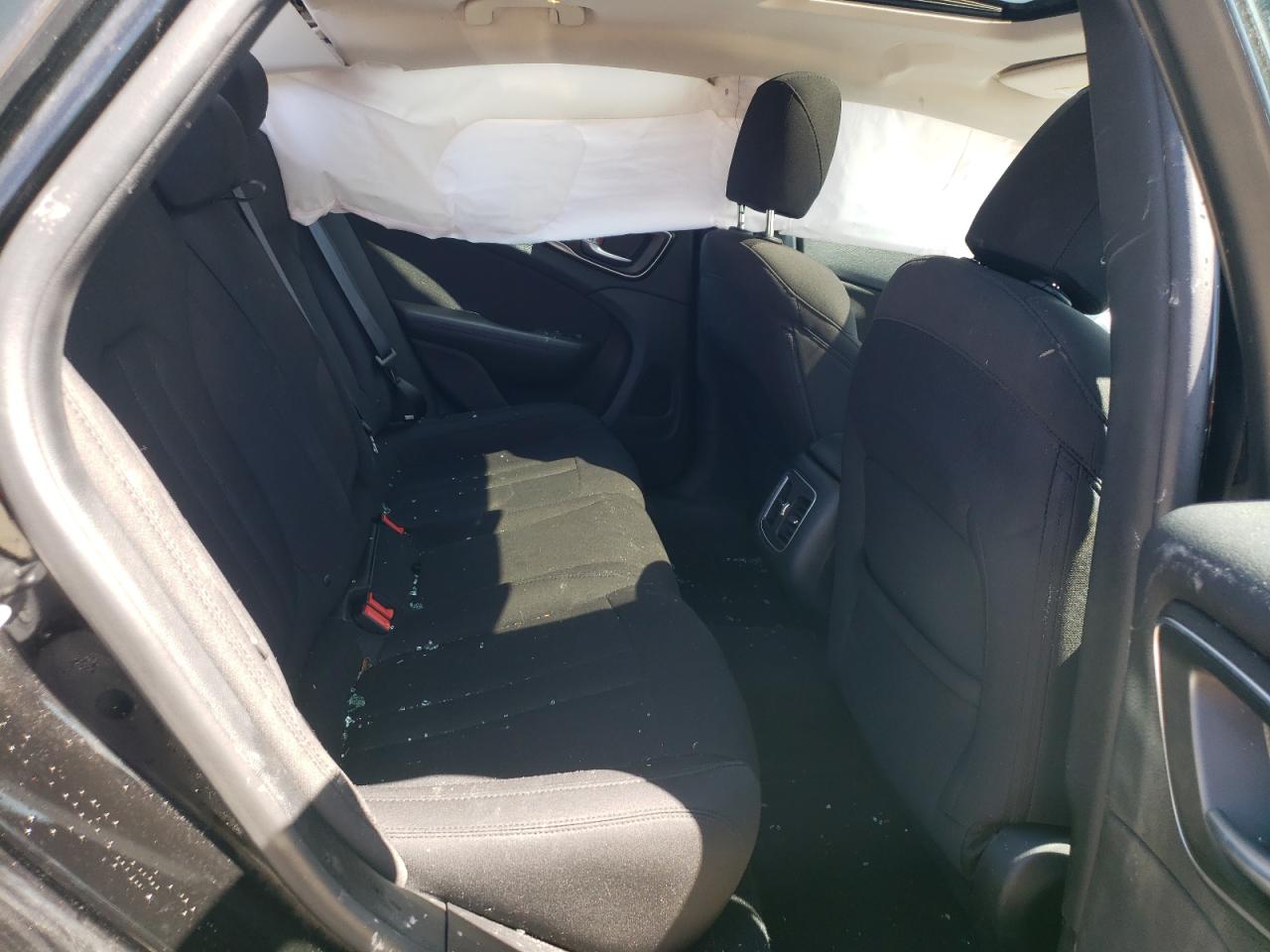 Photo 6 from auction – 2016 CHRYSLER 200 LIMITE with VIN 1C3CCCAB5GN144635