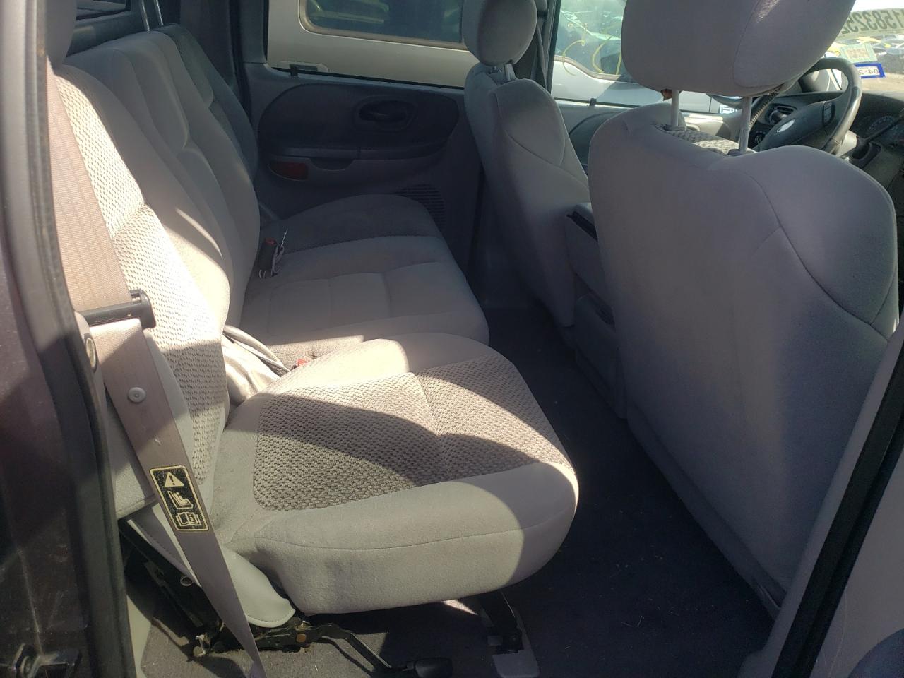 Photo 6 from auction – 2003 FORD F150 SUPER with VIN 1FTRW07673KC38632