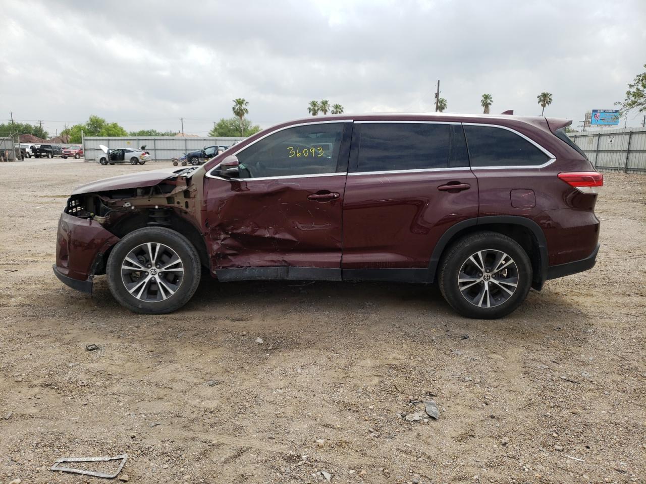 Photo 9 from auction – 2019 TOYOTA HIGHLANDER with VIN 5TDZZRFH9KS369518