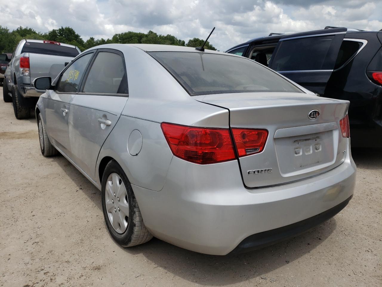 Photo 3 from auction – 2010 KIA FORTE EX with VIN KNAFU4A29A5186760