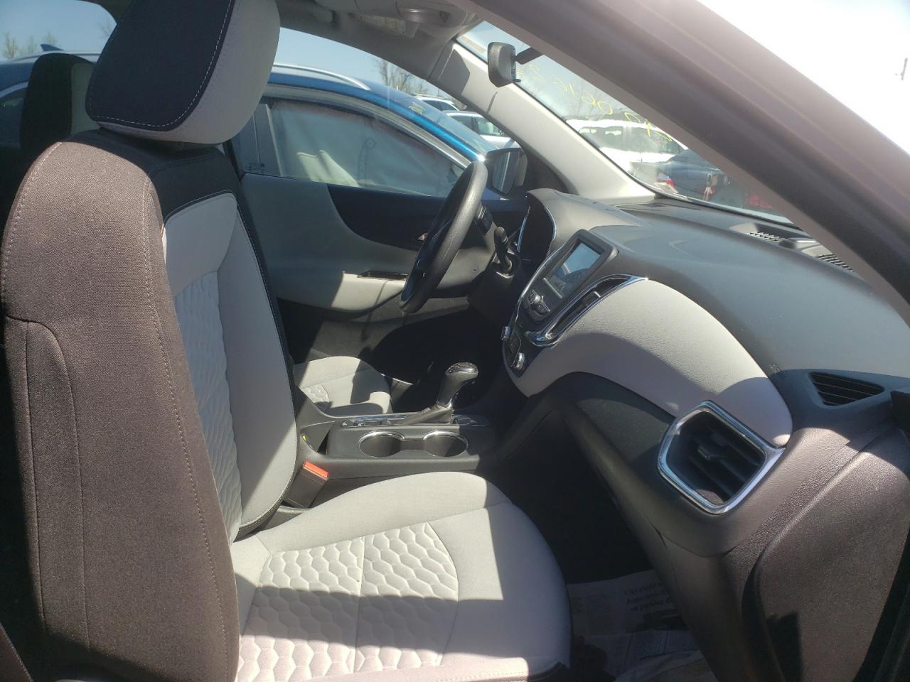 Photo 5 from auction – 2018 CHEVROLET EQUINOX LS with VIN 3GNAXHEVXJS647820