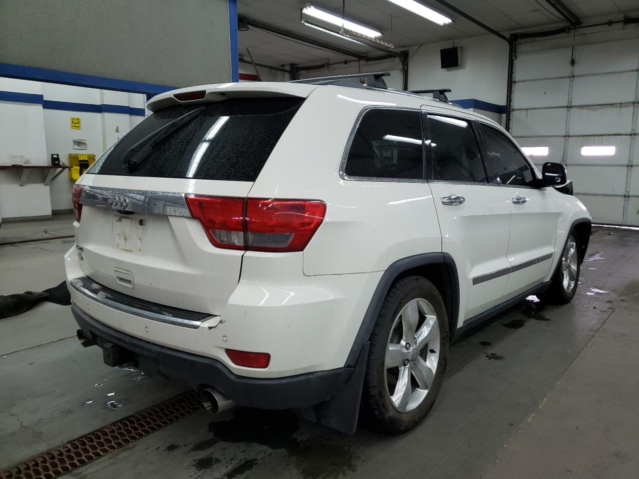 Photo 4 from auction – 2012 JEEP GRAND CHER with VIN 1C4RJFCT3CC149146