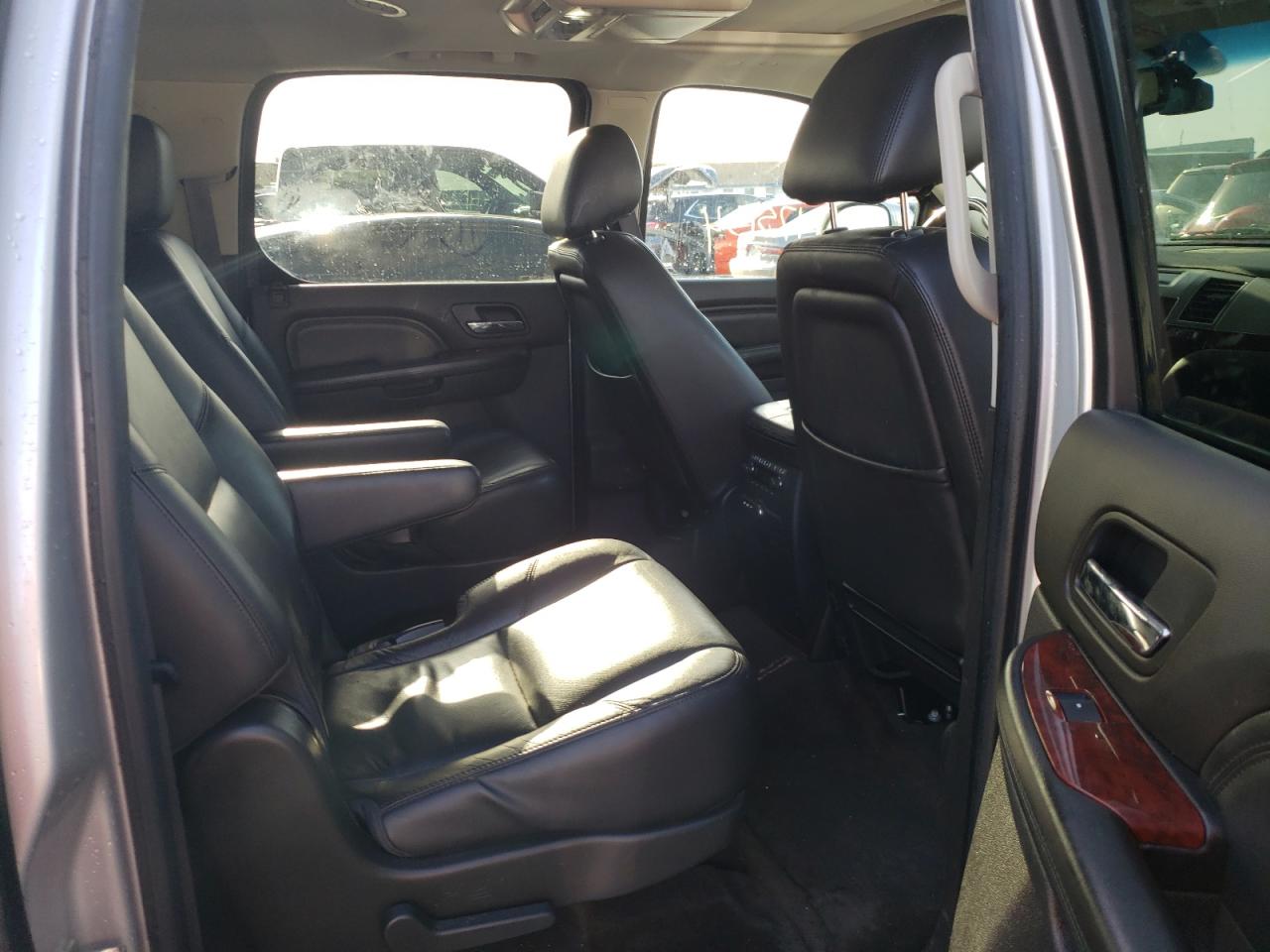 Photo 6 from auction – 2014 CADILLAC ESCALADE E with VIN 1GYS4JEF8ER174735