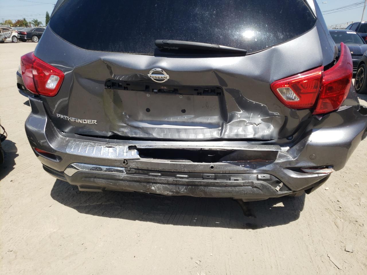 Photo 9 from auction – 2017 NISSAN PATHFINDER with VIN 5N1DR2MN4HC609574