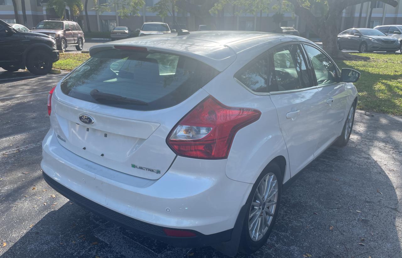 Photo 4 from auction – 2014 FORD FOCUS BEV with VIN 1FADP3R43EL366633