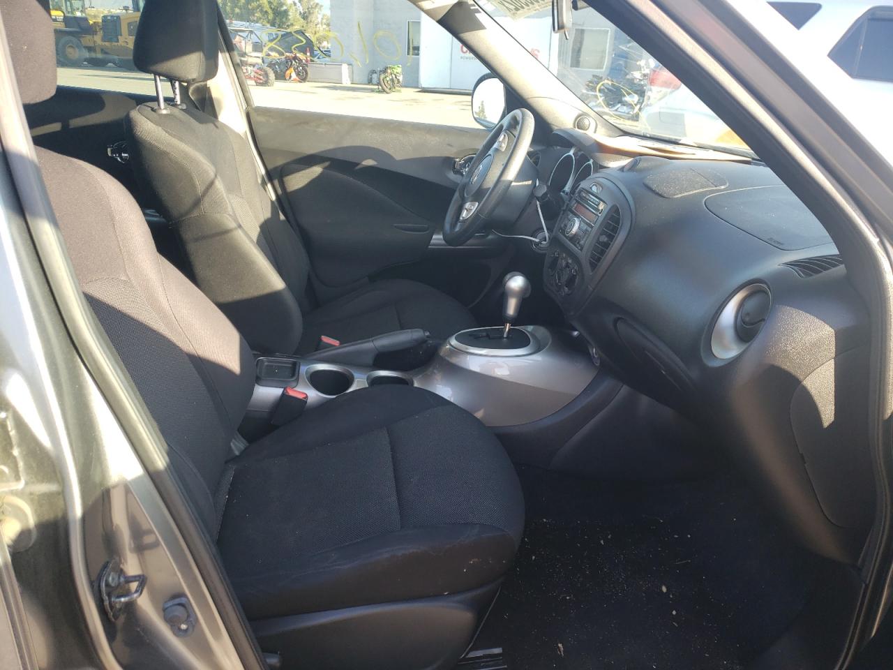 Photo 5 from auction – 2012 NISSAN JUKE S with VIN JN8AF5MR1CT108854