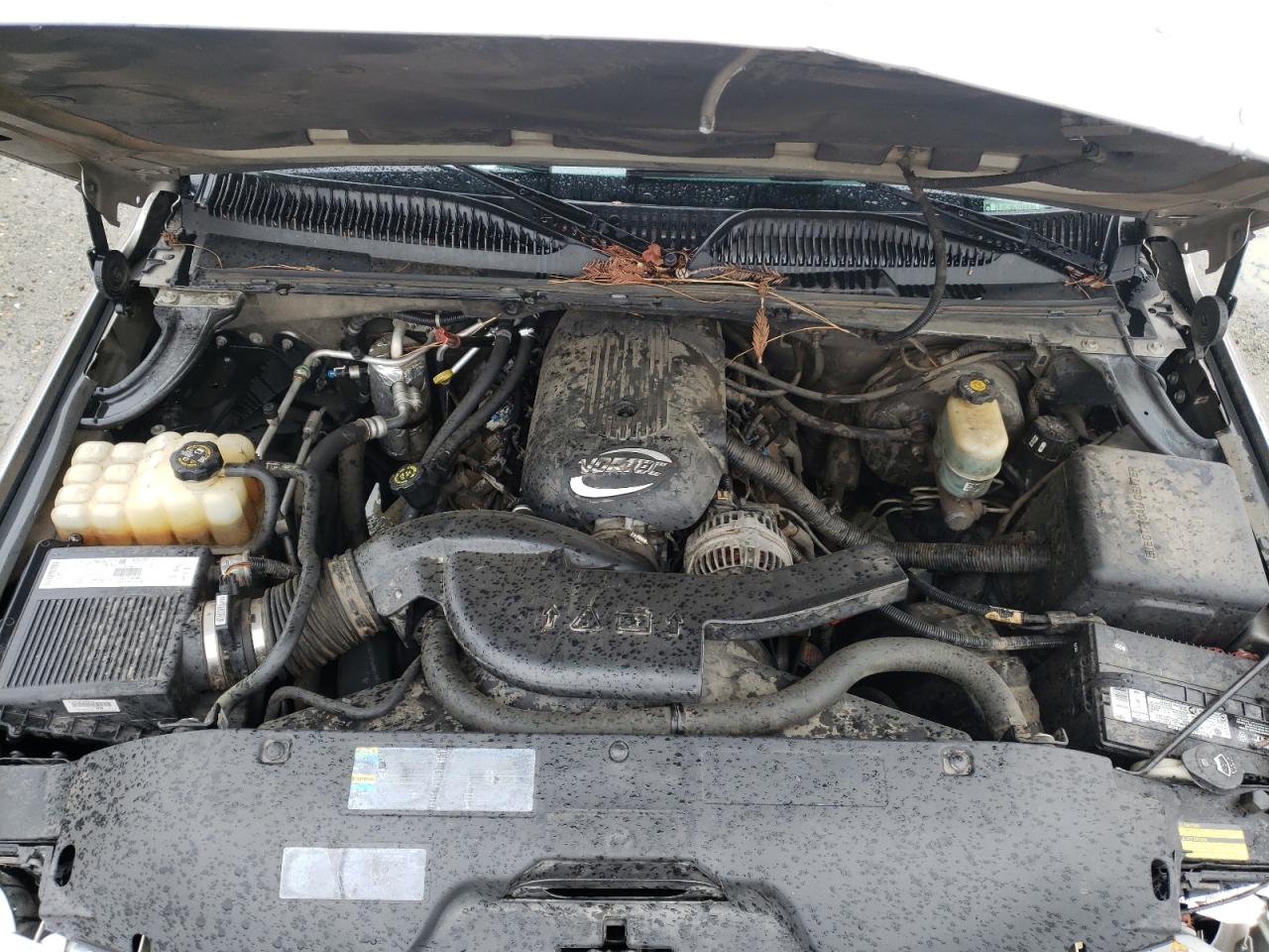 Photo 7 from auction – 2002 CHEVROLET SUBURBAN K with VIN 3GNFK16T42G210201