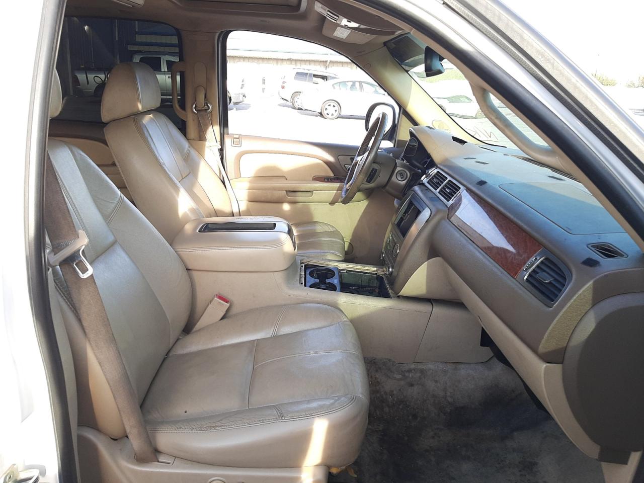 Photo 5 from auction – 2007 GMC YUKON with VIN 1GKFC13097R361191