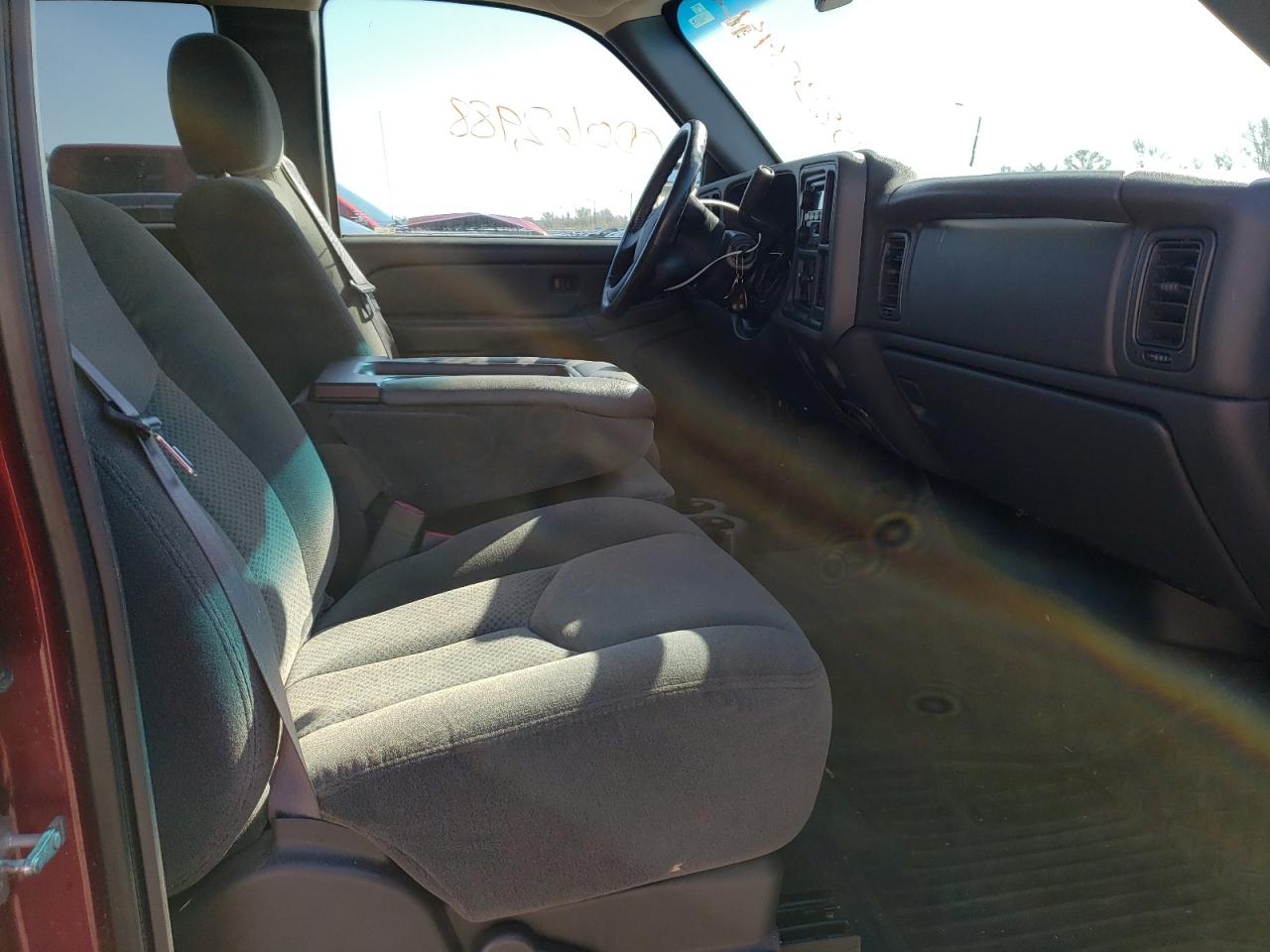 Photo 5 from auction – 2004 CHEVROLET SILVERADO with VIN 1GCEC19T84Z320572