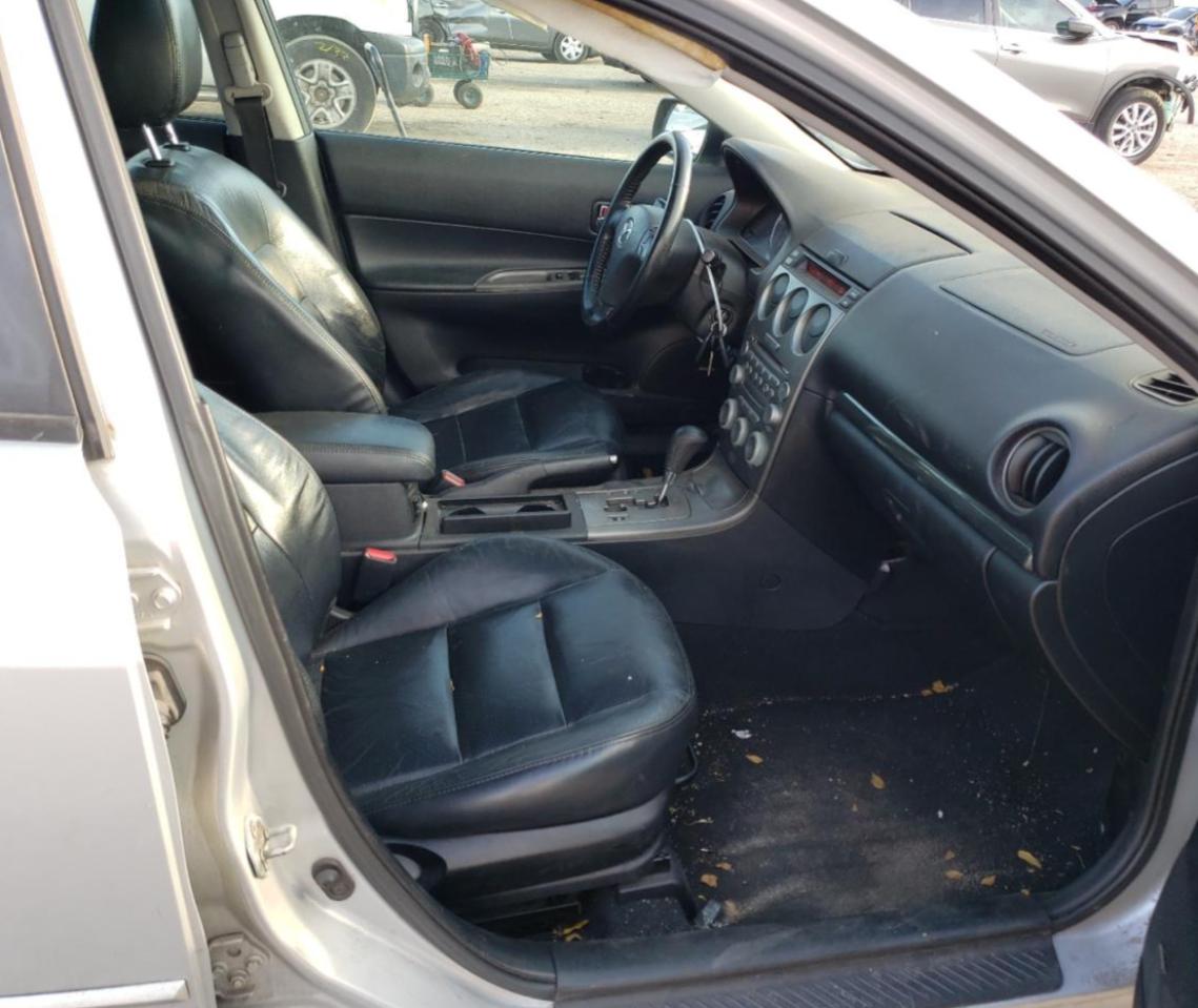 Photo 5 from auction – 2004 MAZDA 6 S with VIN 1YVFP82DX45N86794