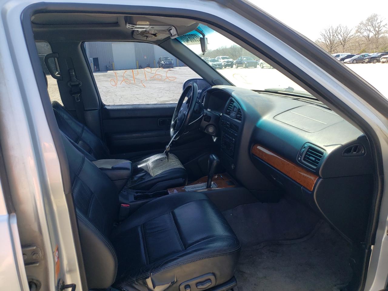 Photo 5 from auction – 2003 NISSAN PATHFINDER with VIN JN8DR09X83W713435