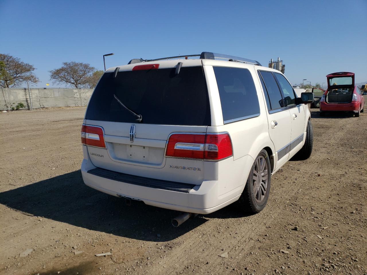 Photo 4 from auction – 2007 LINCOLN NAVIGATOR with VIN 5LMFU27557LJ01788