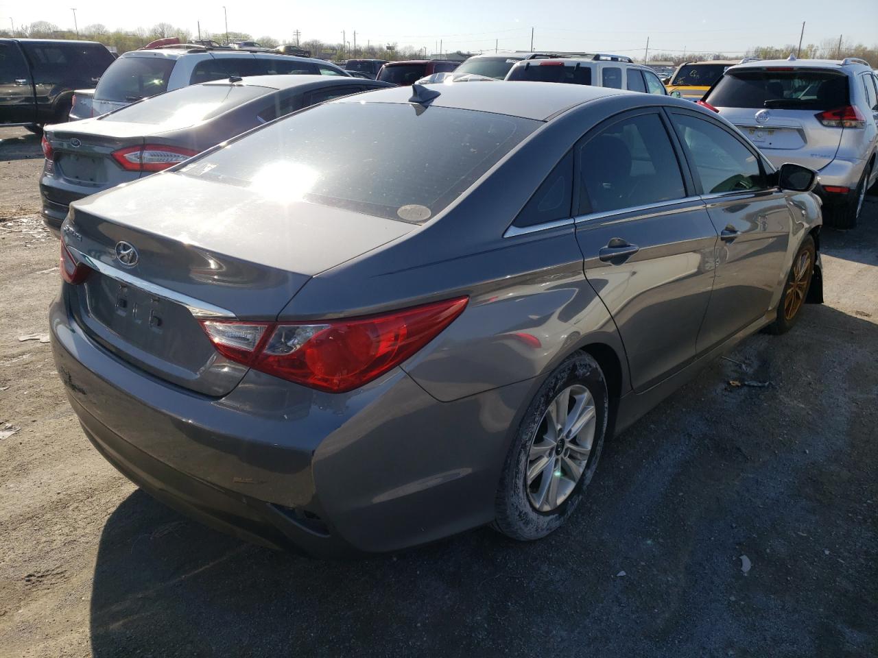 Photo 4 from auction – 2014 HYUNDAI SONATA GLS with VIN 5NPEB4AC0EH830245