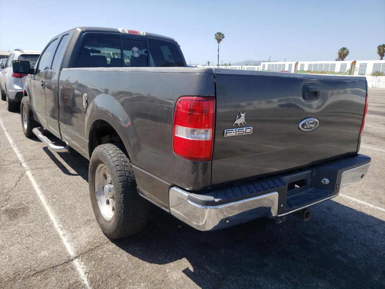 Photo 3 from auction – 2005 FORD F150 with VIN 1FTVX12575NA83789