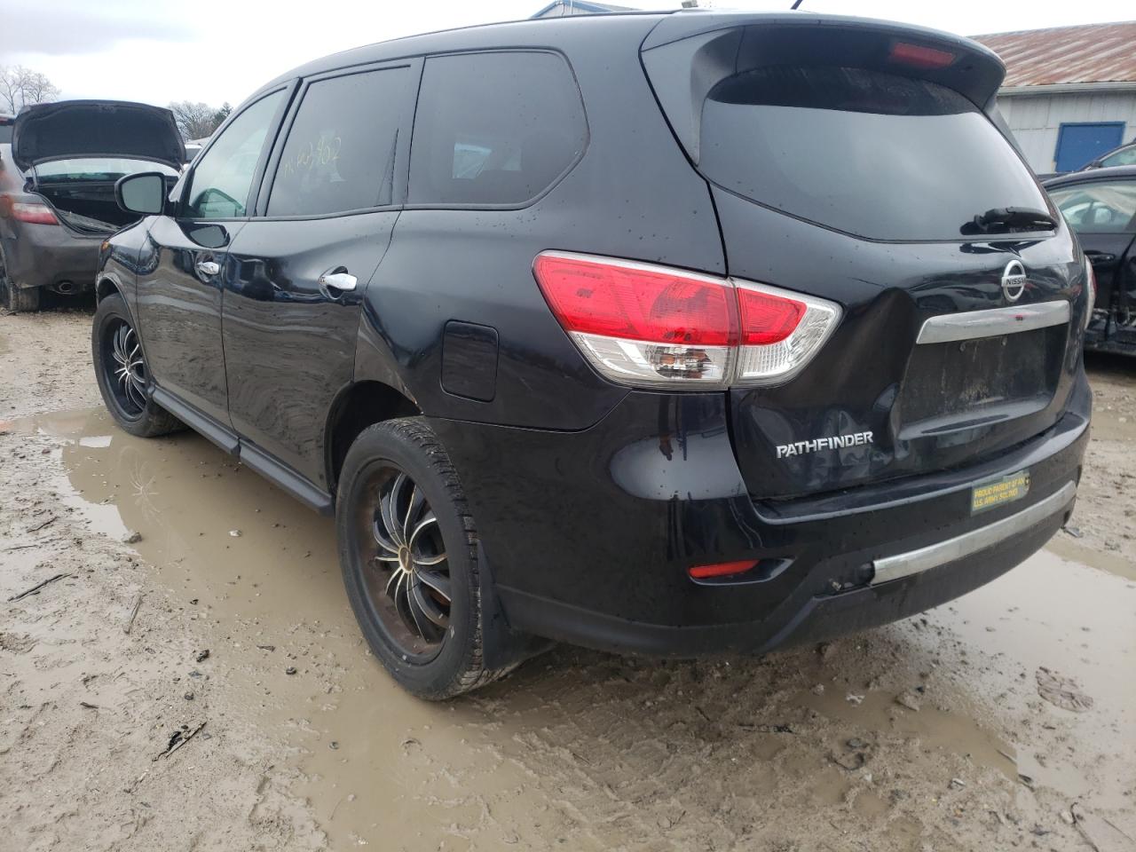 Photo 3 from auction – 2015 NISSAN PATHFINDER with VIN 5N1AR2MN1FC643472