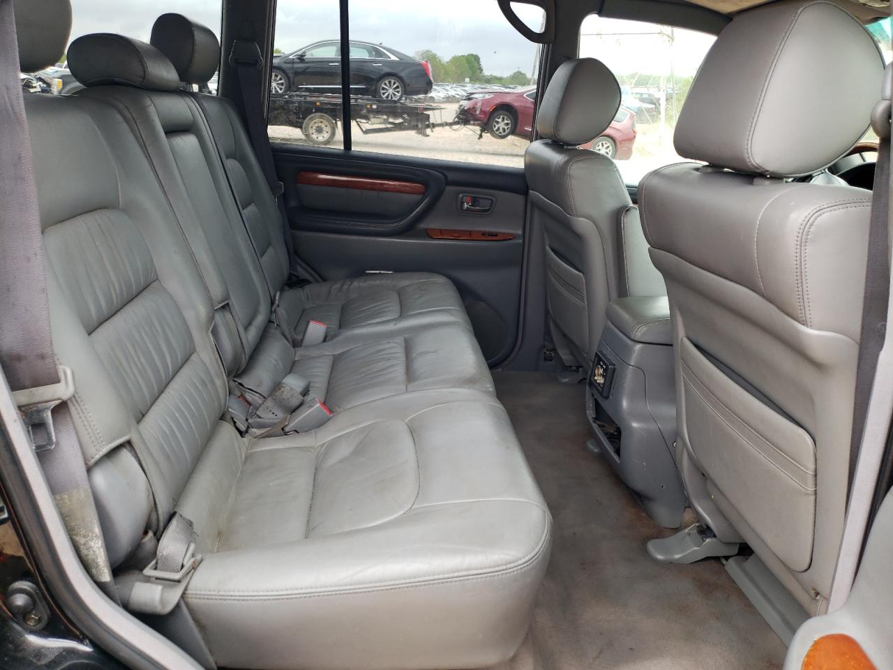 Photo 6 from auction – 2004 LEXUS LX 470 with VIN JTJHT00W943538583