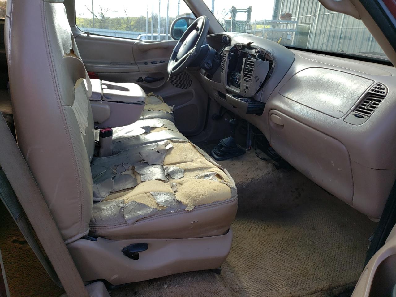 Photo 5 from auction – 1997 FORD F150 with VIN 1FTDX18W4VKB96659