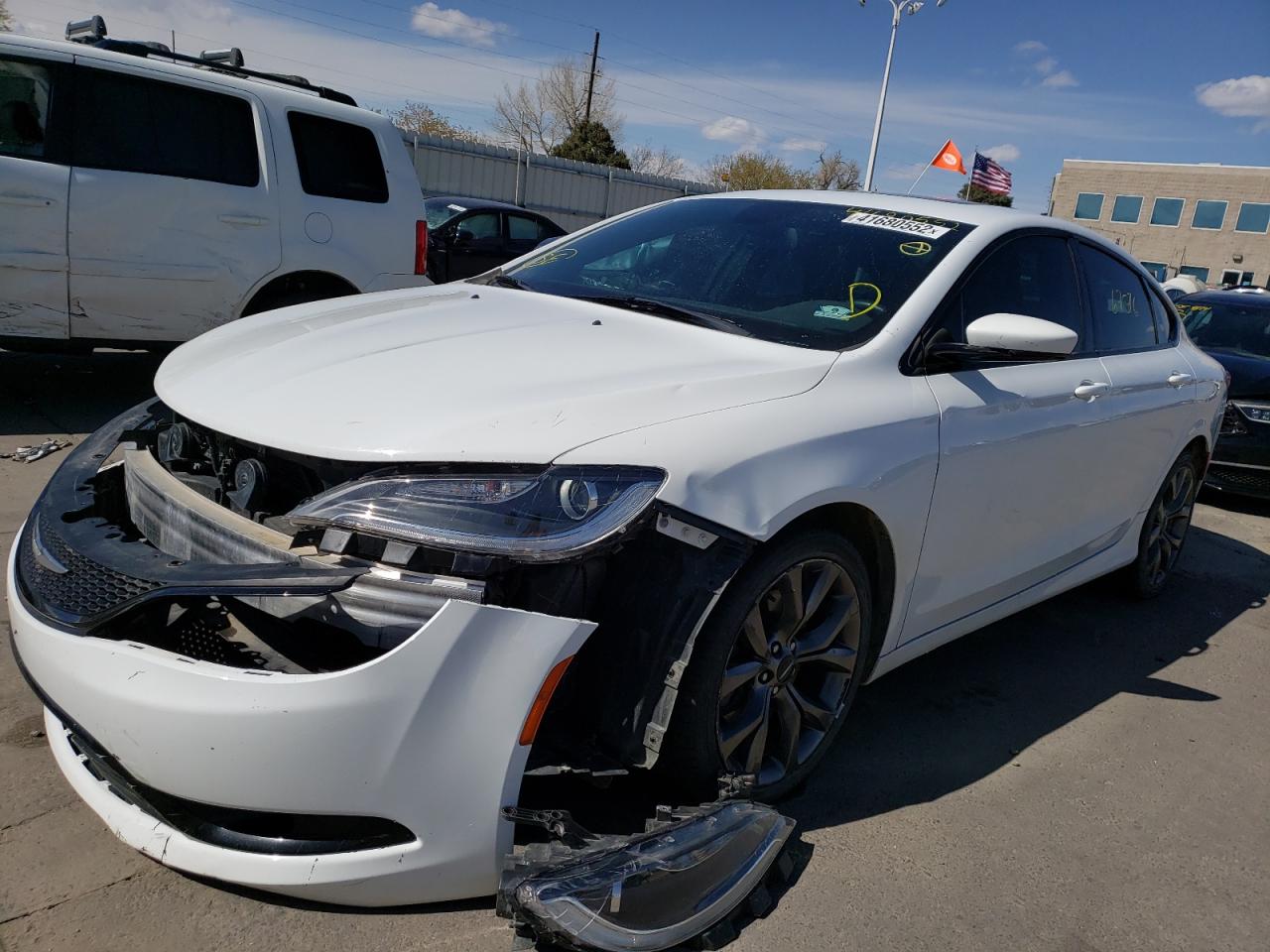 Photo 2 from auction – 2015 CHRYSLER 200 S with VIN 1C3CCCDG3FN553402