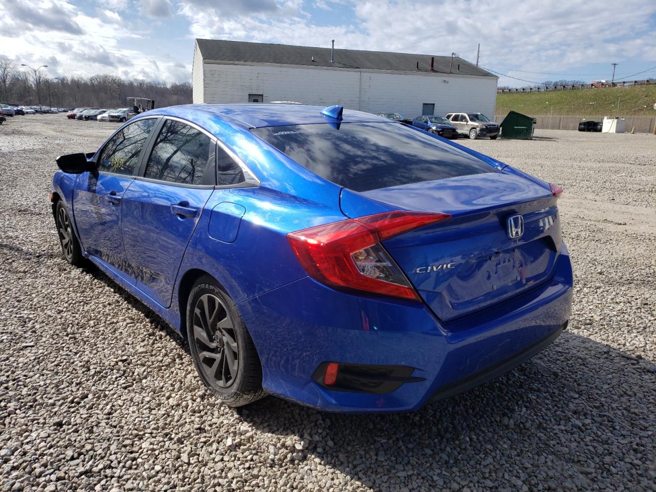 Photo 3 from auction – 2017 HONDA CIVIC EX with VIN 19XFC2F77HE027281
