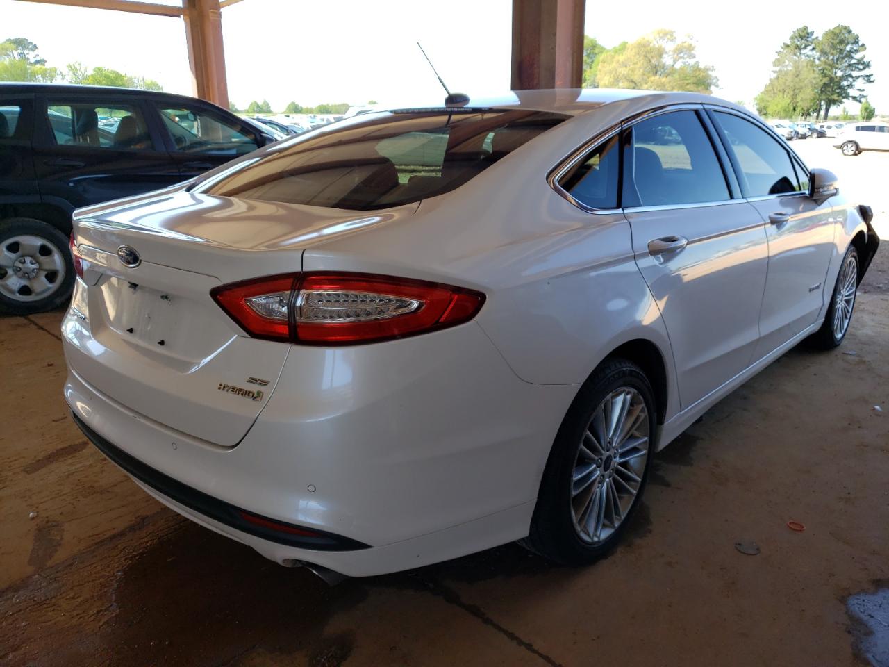 Photo 4 from auction – 2014 FORD FUSION SE with VIN 3FA6P0LU4ER181945