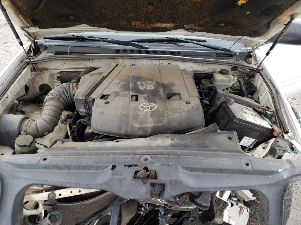 Photo 7 from auction – 2005 TOYOTA 4RUNNER SR with VIN JTEZU14RX50046898