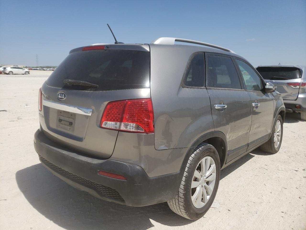 Photo 4 from auction – 2011 KIA SORENTO BA with VIN 5XYKTDA28BG079258