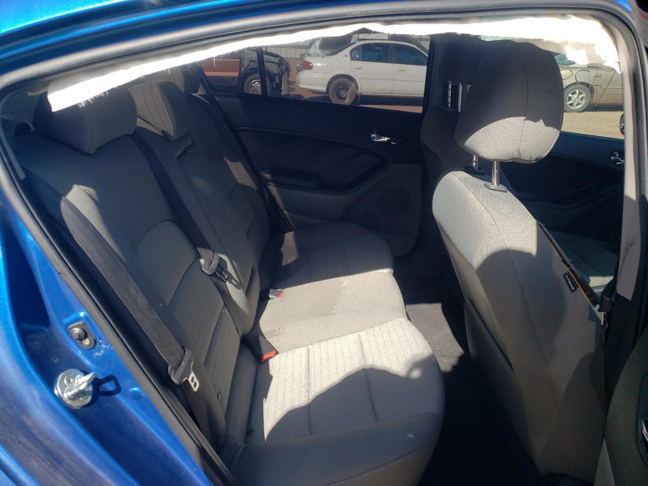 Photo 6 from auction – 2015 KIA FORTE EX with VIN KNAFX4A86F5335192
