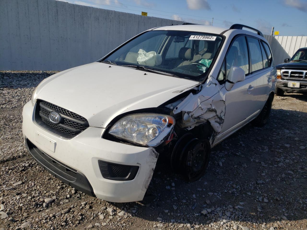 Photo 2 from auction – 2009 KIA RONDO BASE with VIN KNAFG528597221911