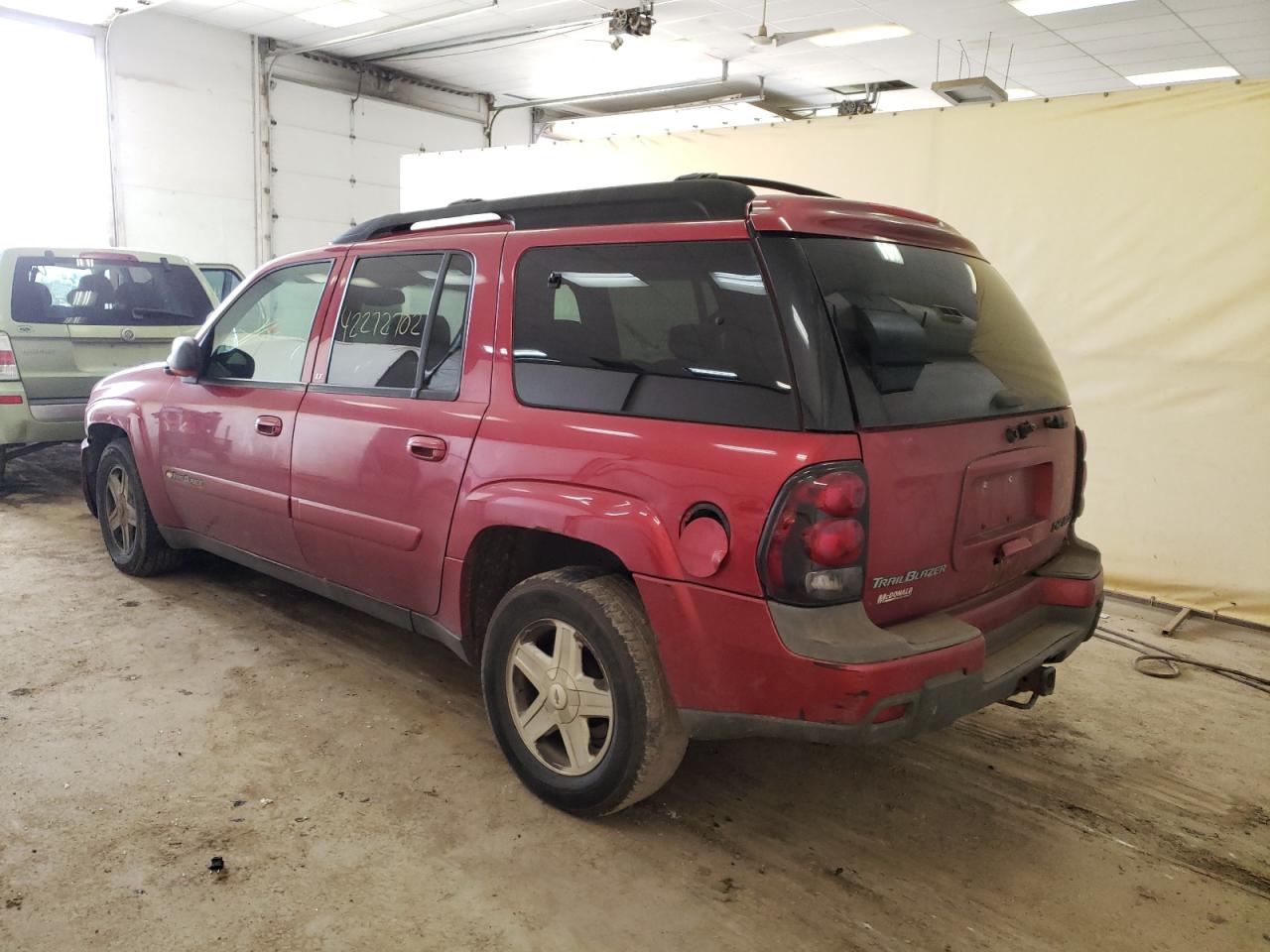 Photo 3 from auction – 2002 CHEVROLET TRAILBLAZE with VIN 1GNET16S626130884