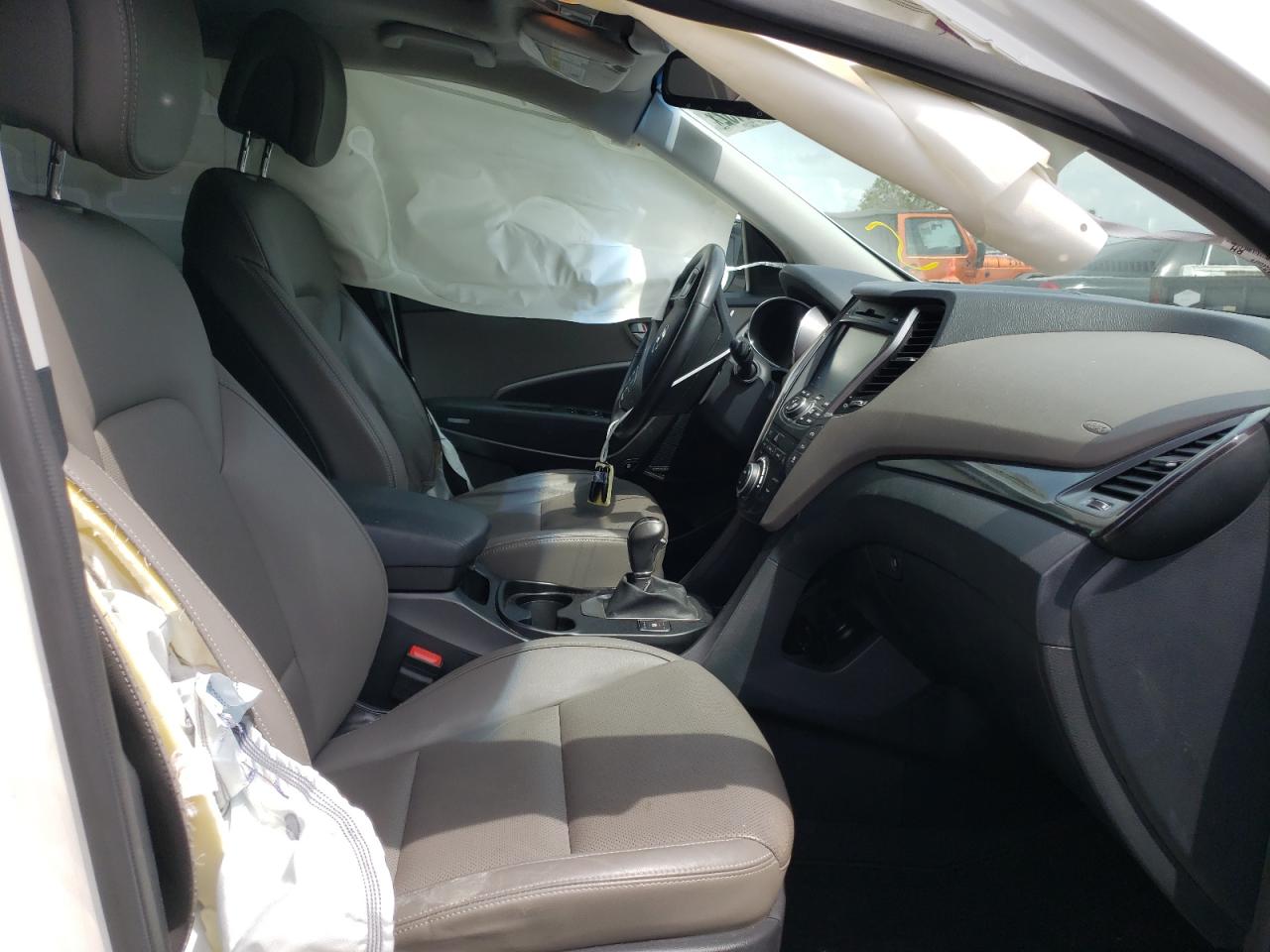 Photo 5 from auction – 2016 HYUNDAI SANTA FE S with VIN KM8SR4HF7GU134033