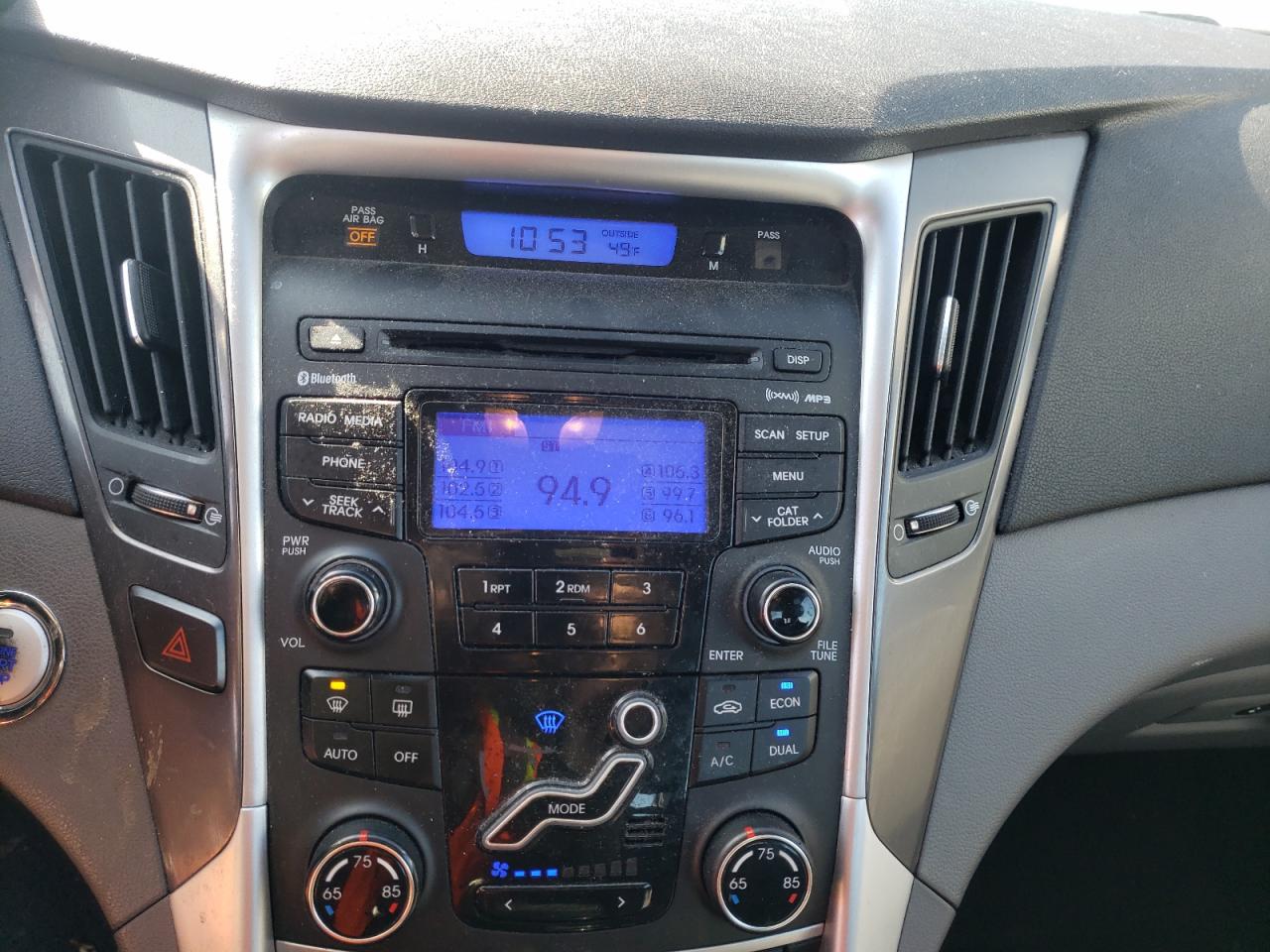 Photo 9 from auction – 2012 HYUNDAI SONATA with VIN KMHEC4A48CA026586