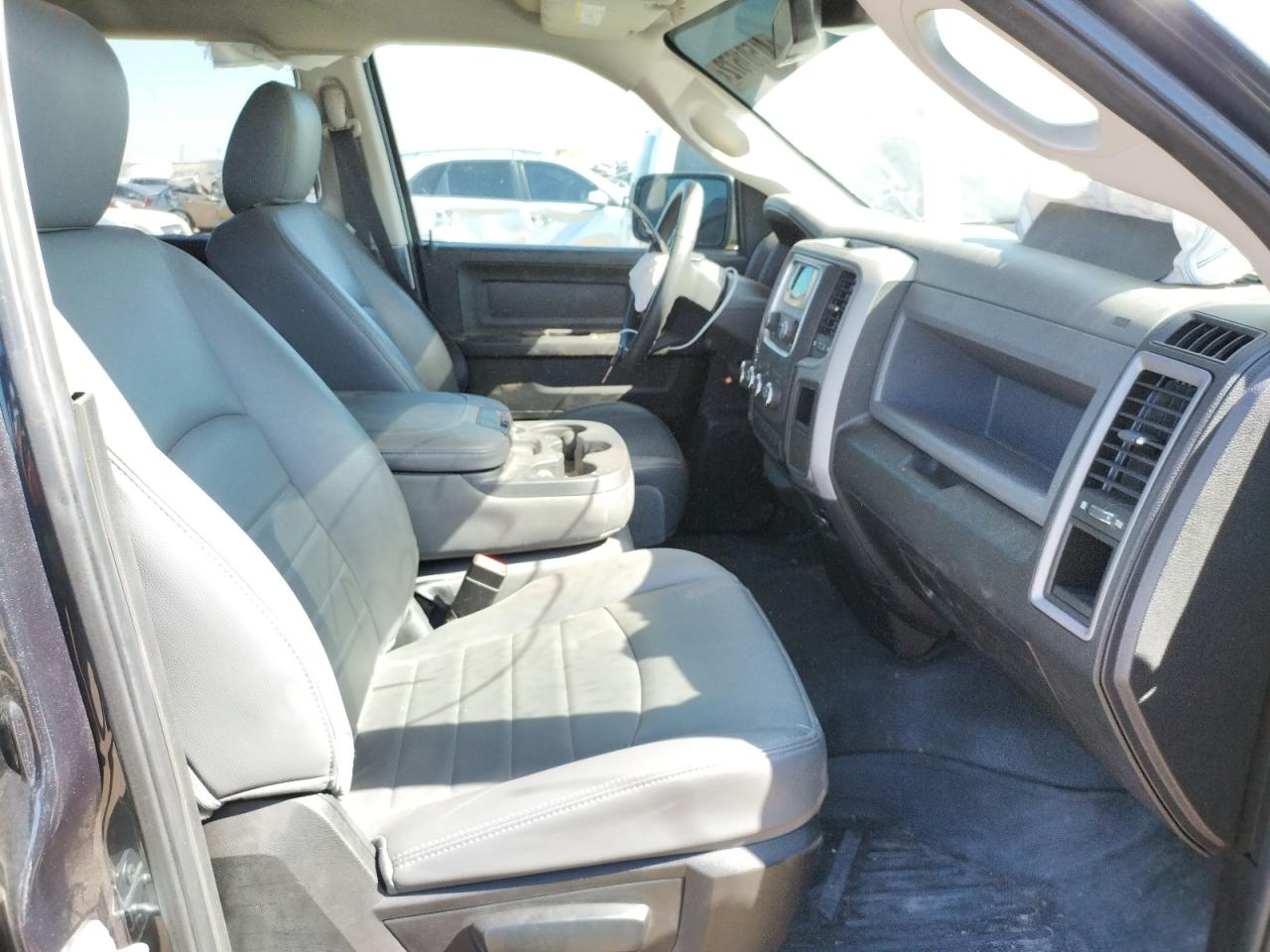 Photo 5 from auction – 2019 RAM 1500 CLASS with VIN 1C6RR6FG7KS604437