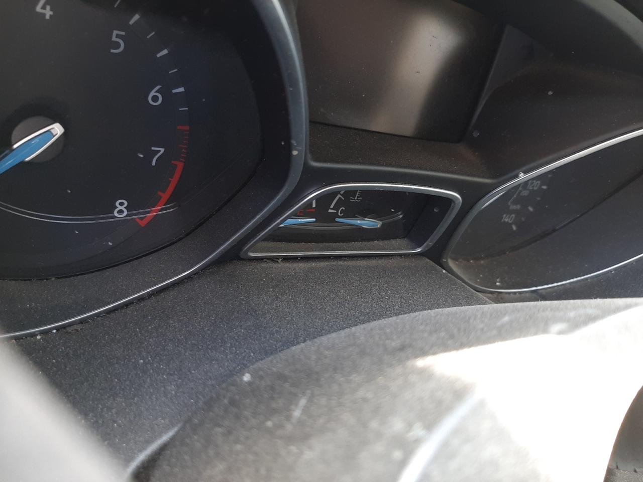 Photo 8 from auction – 2015 FORD FOCUS SE with VIN 1FADP3F22FL324653