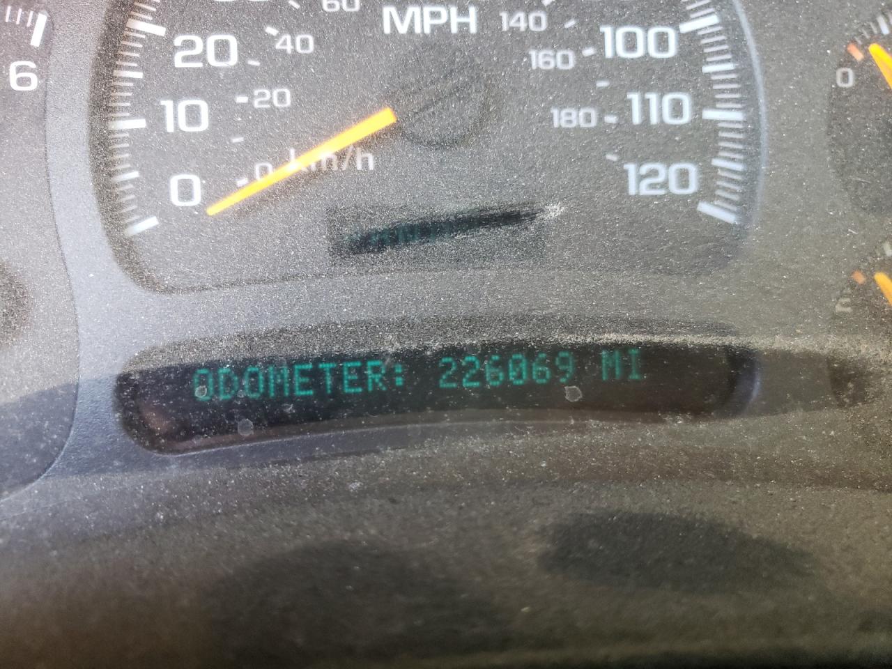 Photo 8 from auction – 2003 CHEVROLET SILVERADO with VIN 1GCEC19T13Z140252