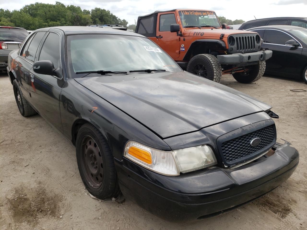 FORD CROWN VICT 2011 with VIN 2FABP7BV4BX135384 - Photo from auction