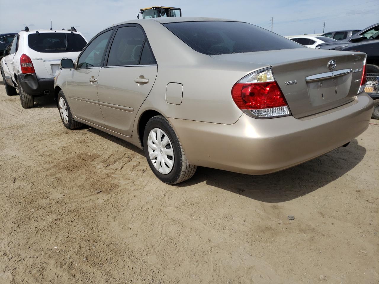 Photo 3 from auction – 2005 TOYOTA CAMRY LE with VIN 4T1BE32K85U403763